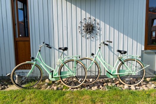 2 Fahrräder sind enthalten