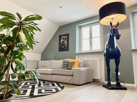 Wohnbereich mit großer Eckcouch