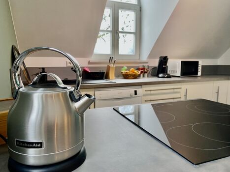 Vollständig ausgestattete Küche