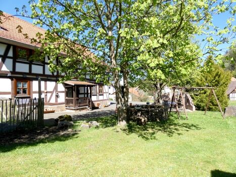 Urige Gemütlichkeit im Knüllgebirge-Ihr Zuhause auf Zeit