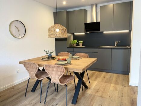 Küche mit Essbereich