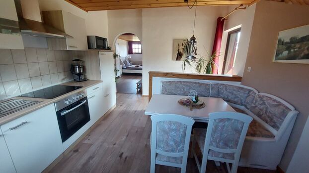 Küche mit Essbereich