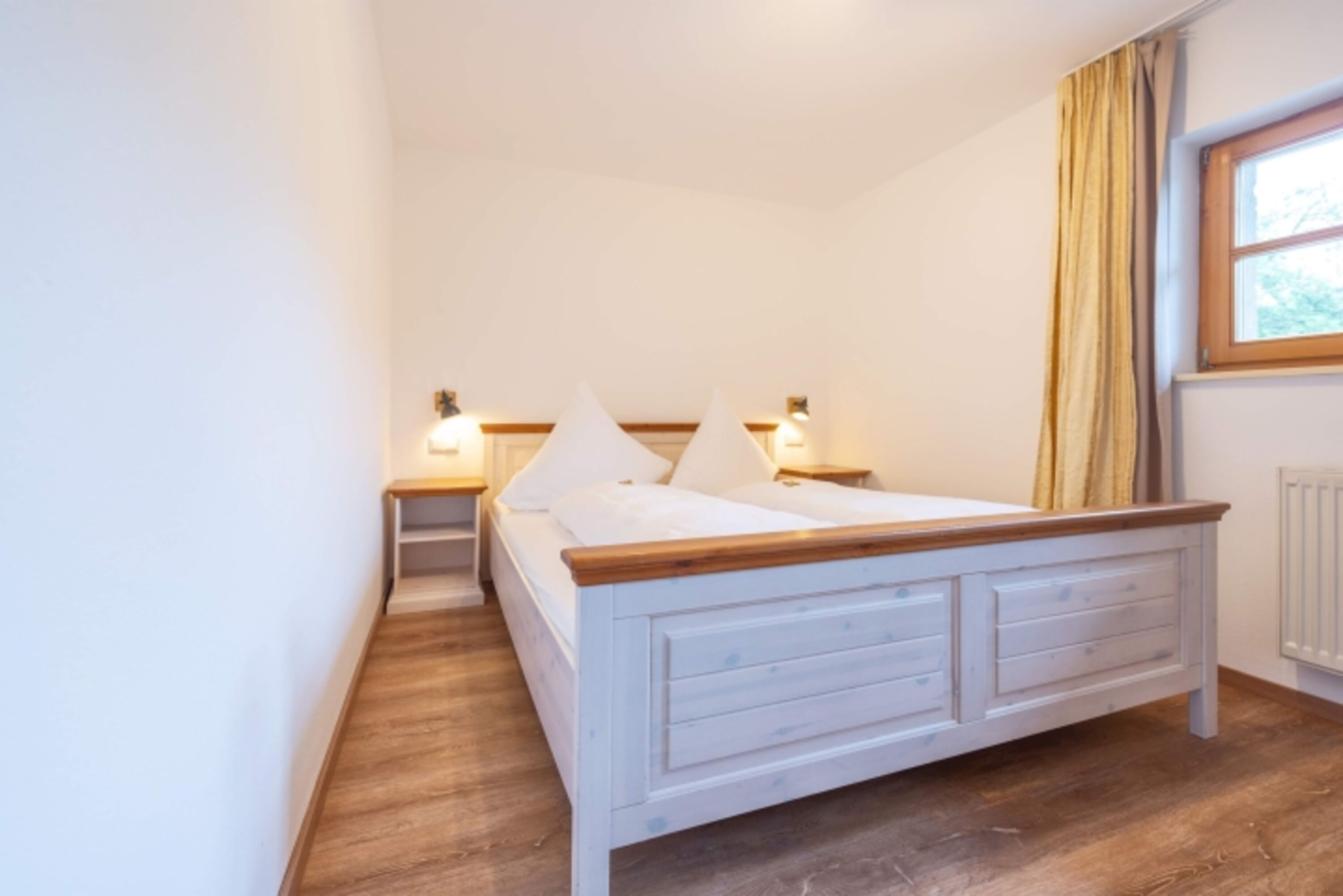 Schlafzimmer 1