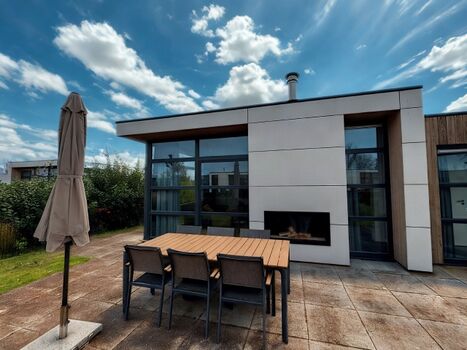 Die Terrasse lädt zum Verweilen ein