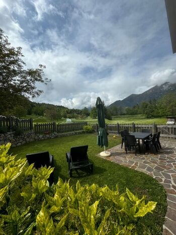 komplett eingezäunter Garten