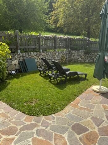 privater eingezäunter Garten