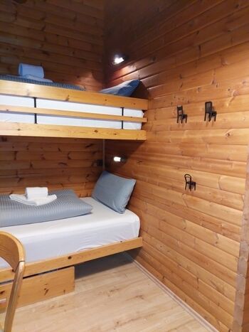 2. Schlafzimmer Betten 1,9m lang