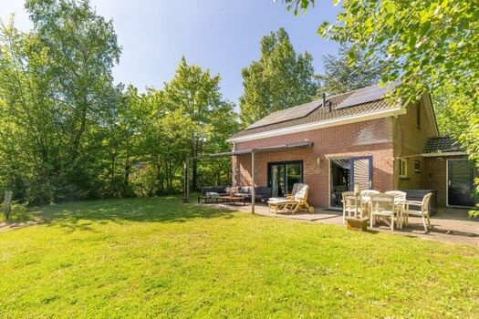 Der große umzäunte Garten