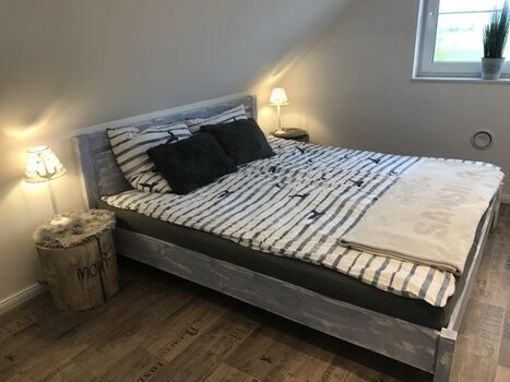 Schlafzimmer Bett 180x200