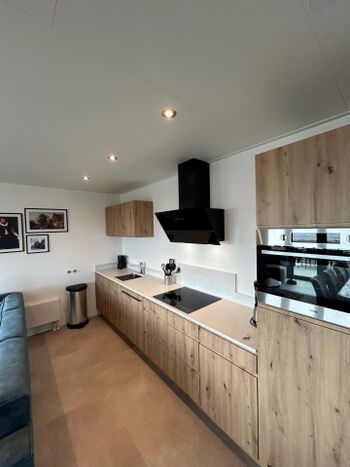 die Küche ist voll ausgestattet