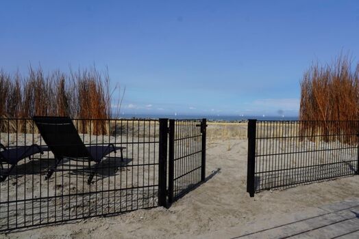 das Törchen führt direkt zum Ufer