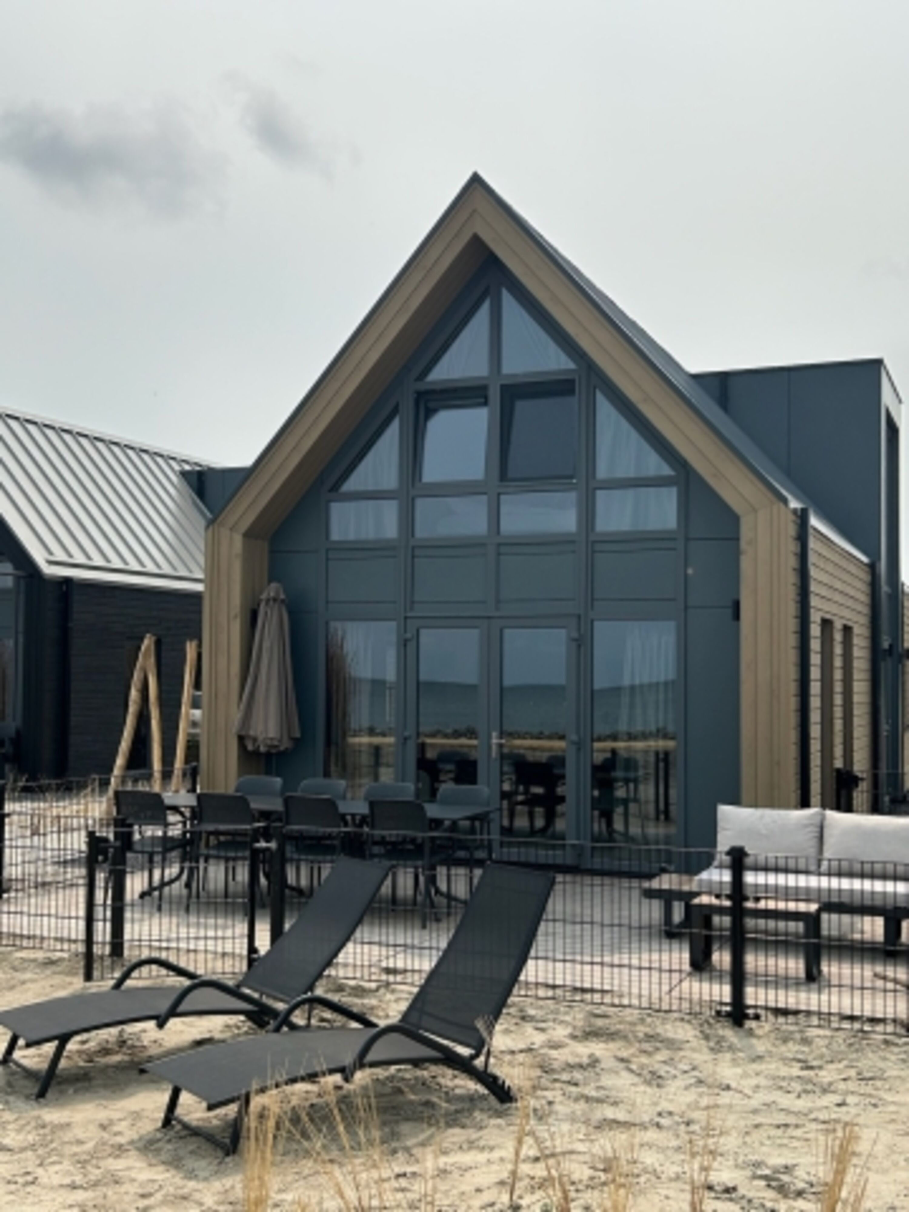 Unser BeachHouse Strandgut mit Zaun