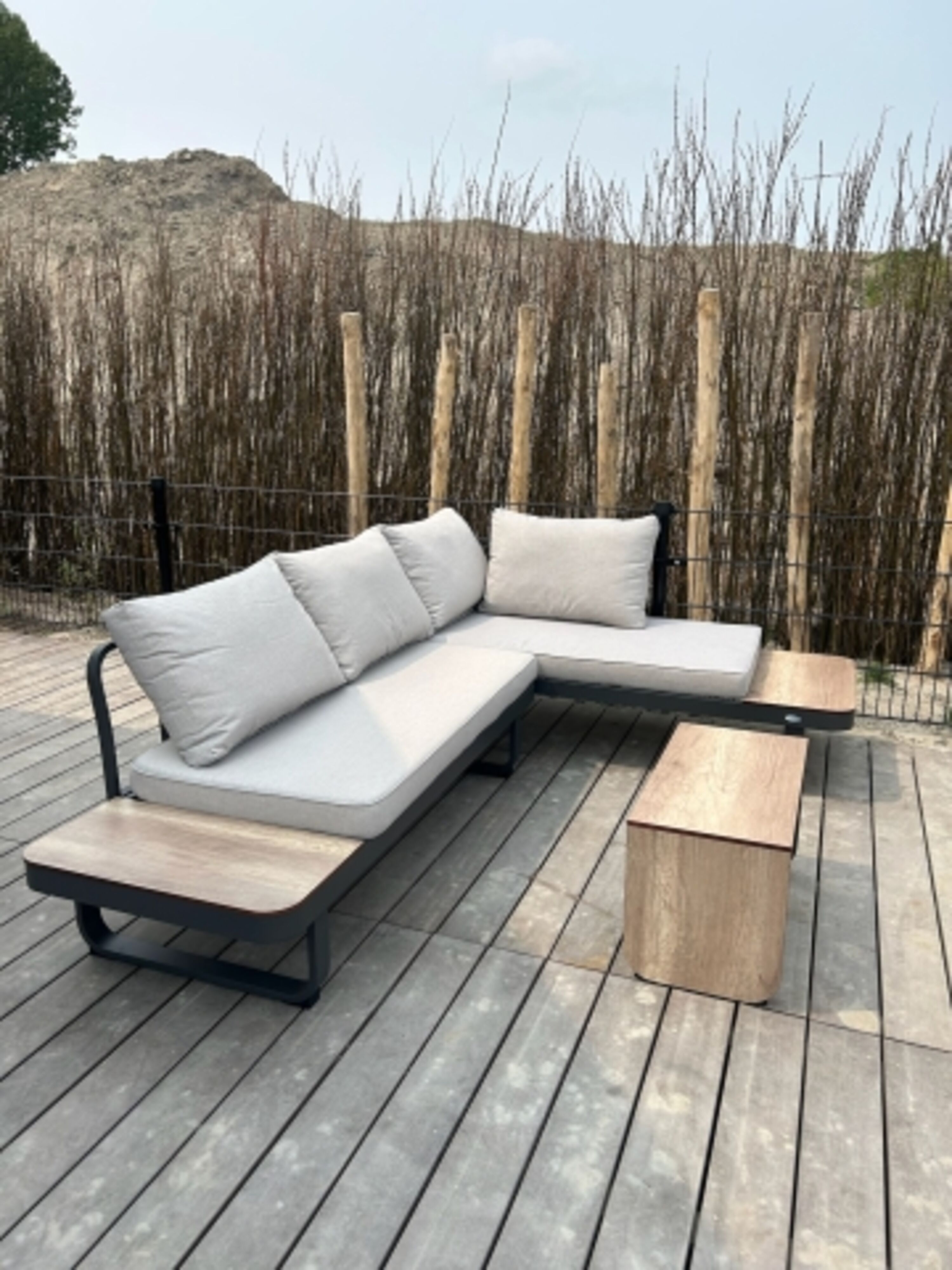 eine Lounge auf der lädt zum Chillen ein