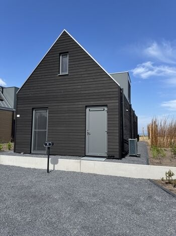 eigener Parkplatz und Wallbox am Haus