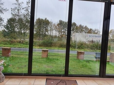 Ausblick aus dem Wintergarten, laubabhängig 