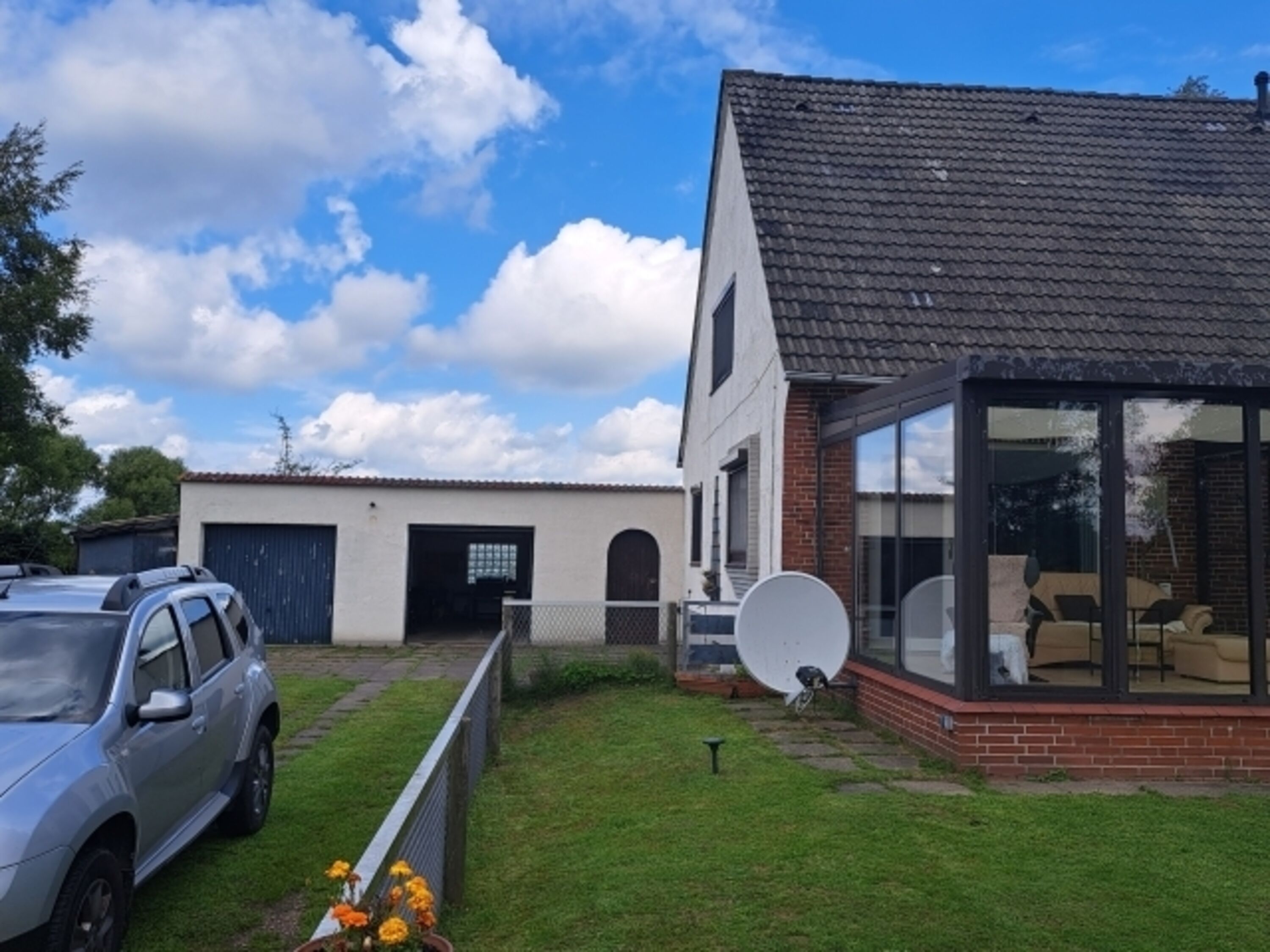Haus und Garage