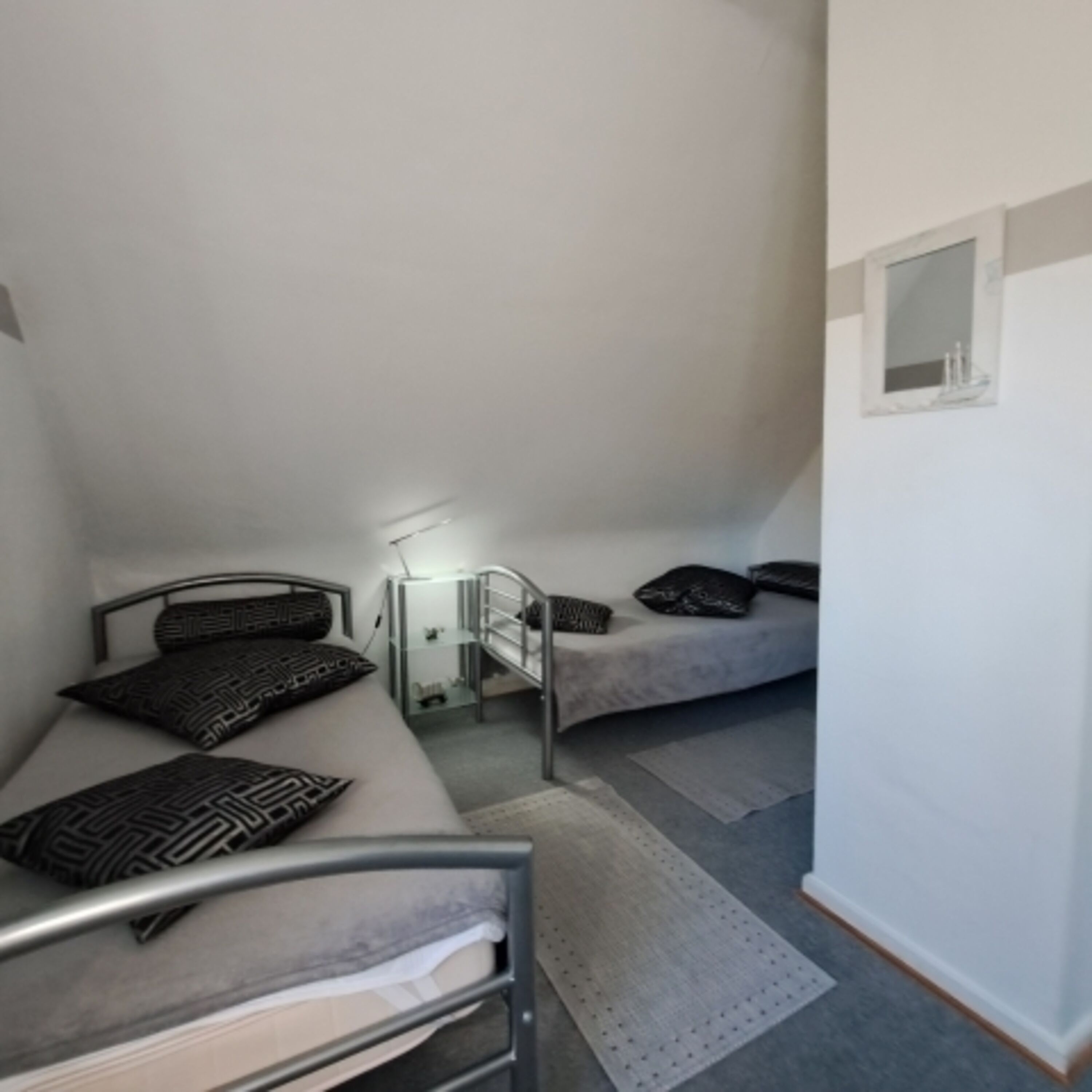 Kleines Zimmer mit 2 Einzelbetten