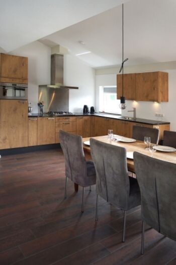 Küche mit Essbereich