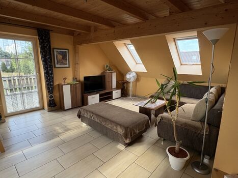 Wohnzimmer mit Terrassentür