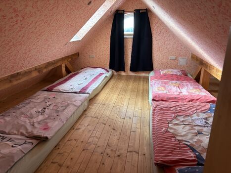 Schlafboden für 4 Kinder