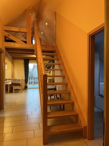 Eingang - Treppe zum Schlafboden