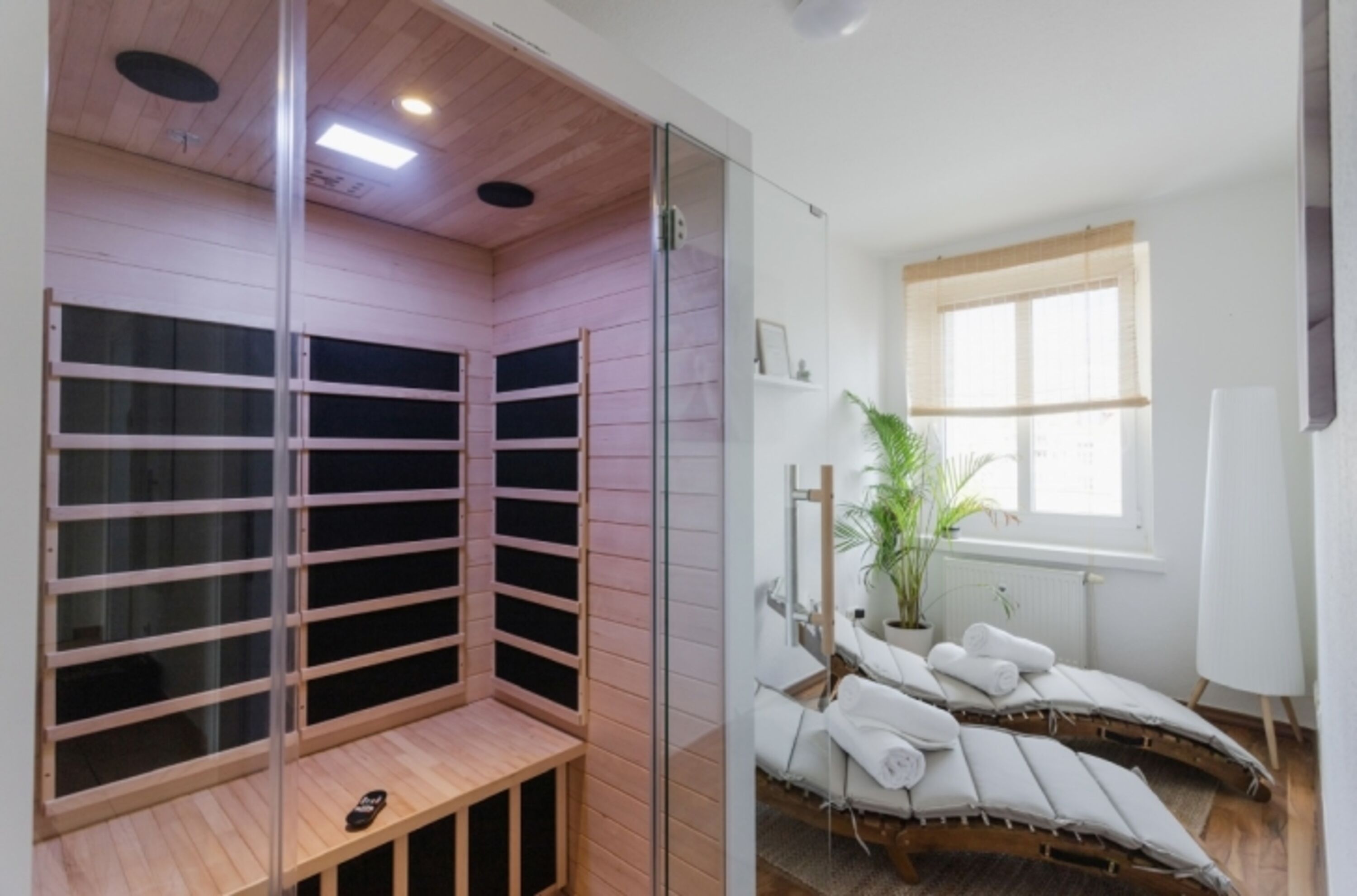 Spa-Zimmer mit Infrarot-Sauna