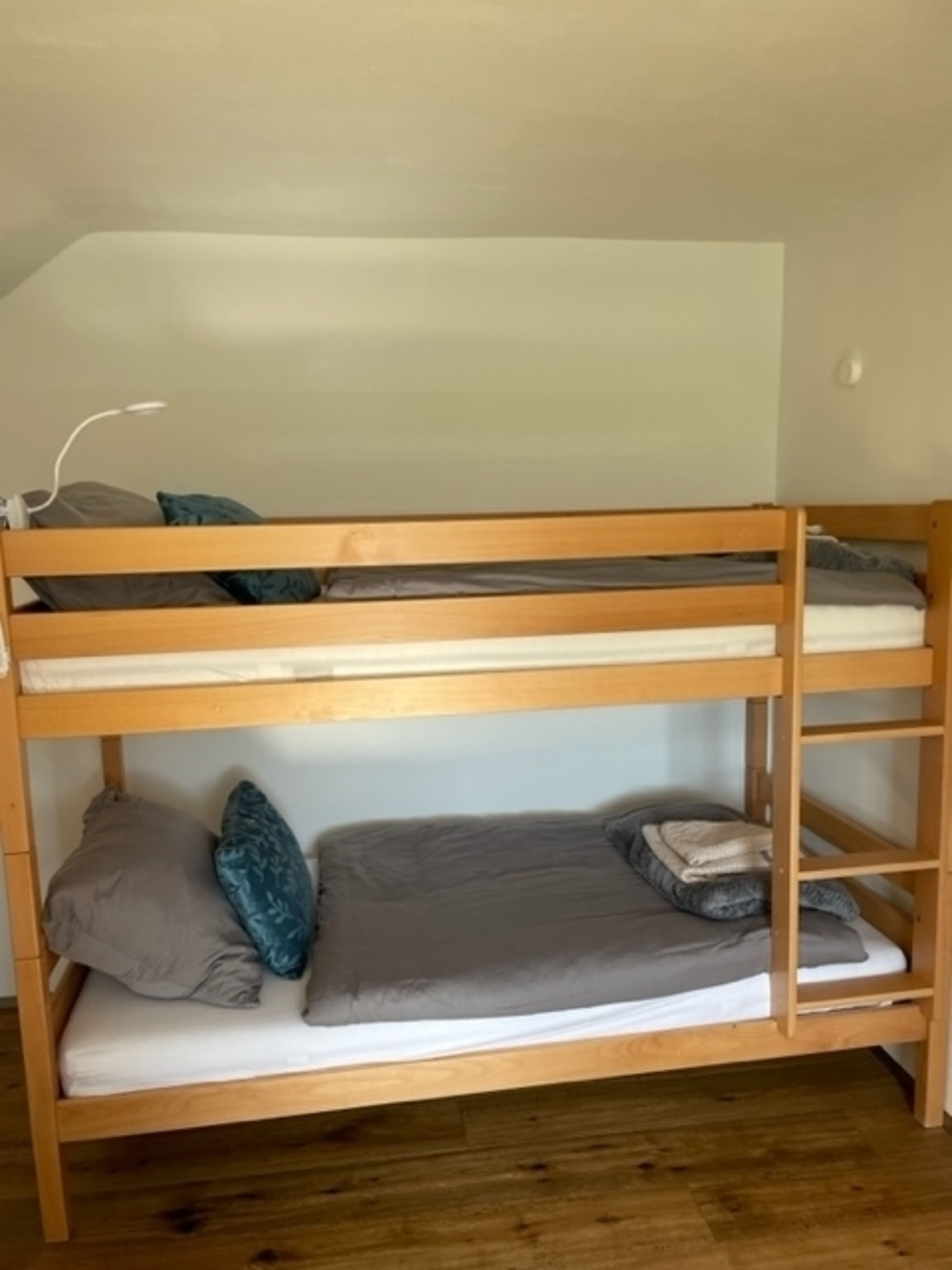 Schlafzimmer 4