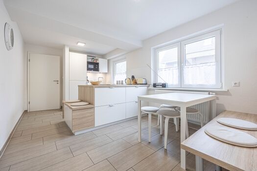 Küche mit Essbereich