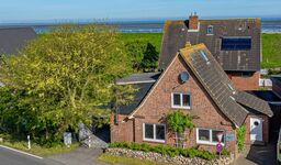 Großes, komfortables Ferienhaus unmittelbar am Deich