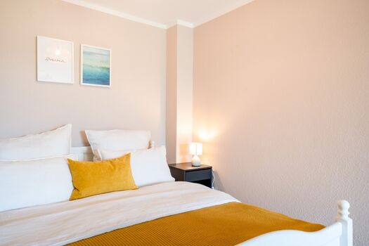 gemütliches Doppelbett