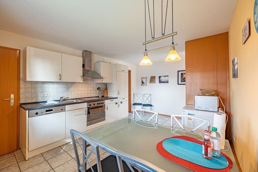 Küche mit Essbereich