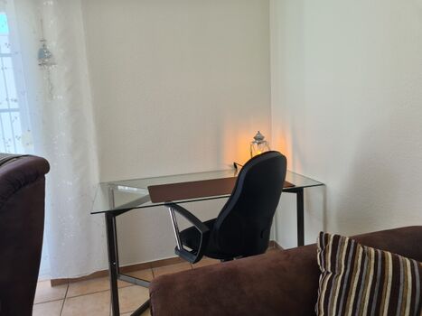 Mails checken? Kein Problem am Schreibtisch mit Bürostuhl