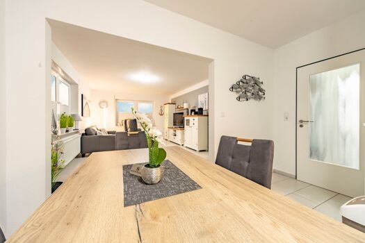 Offener Wohn- und Essbereich