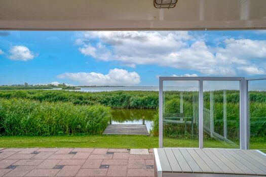 Südterrasse, teilweise überdacht