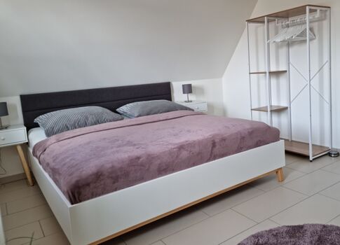 Schlafzimmer 1 mit Doppelbett