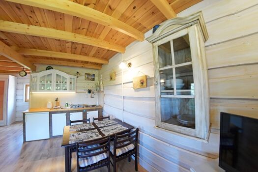 Küche mit Essbereich