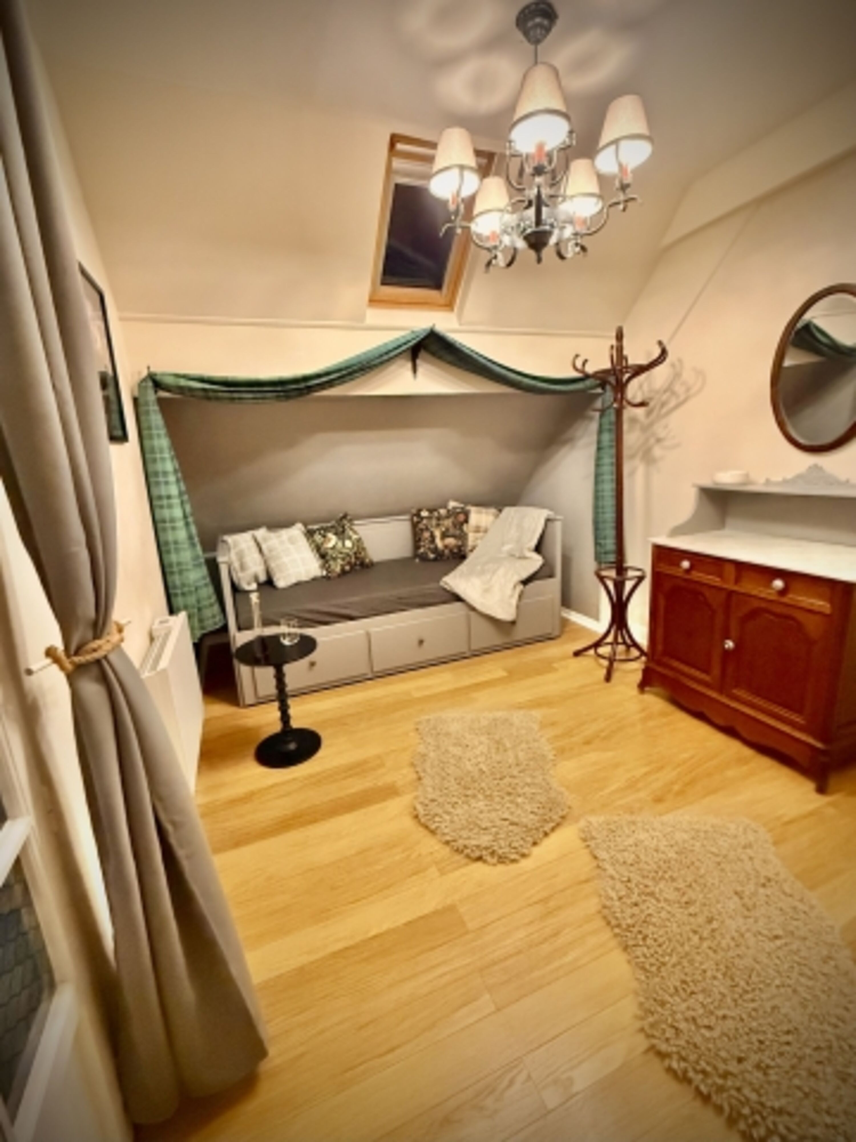 Schlafzimmer 3 OG - Ausziehbares Tagesbett mit 2x 80 cm