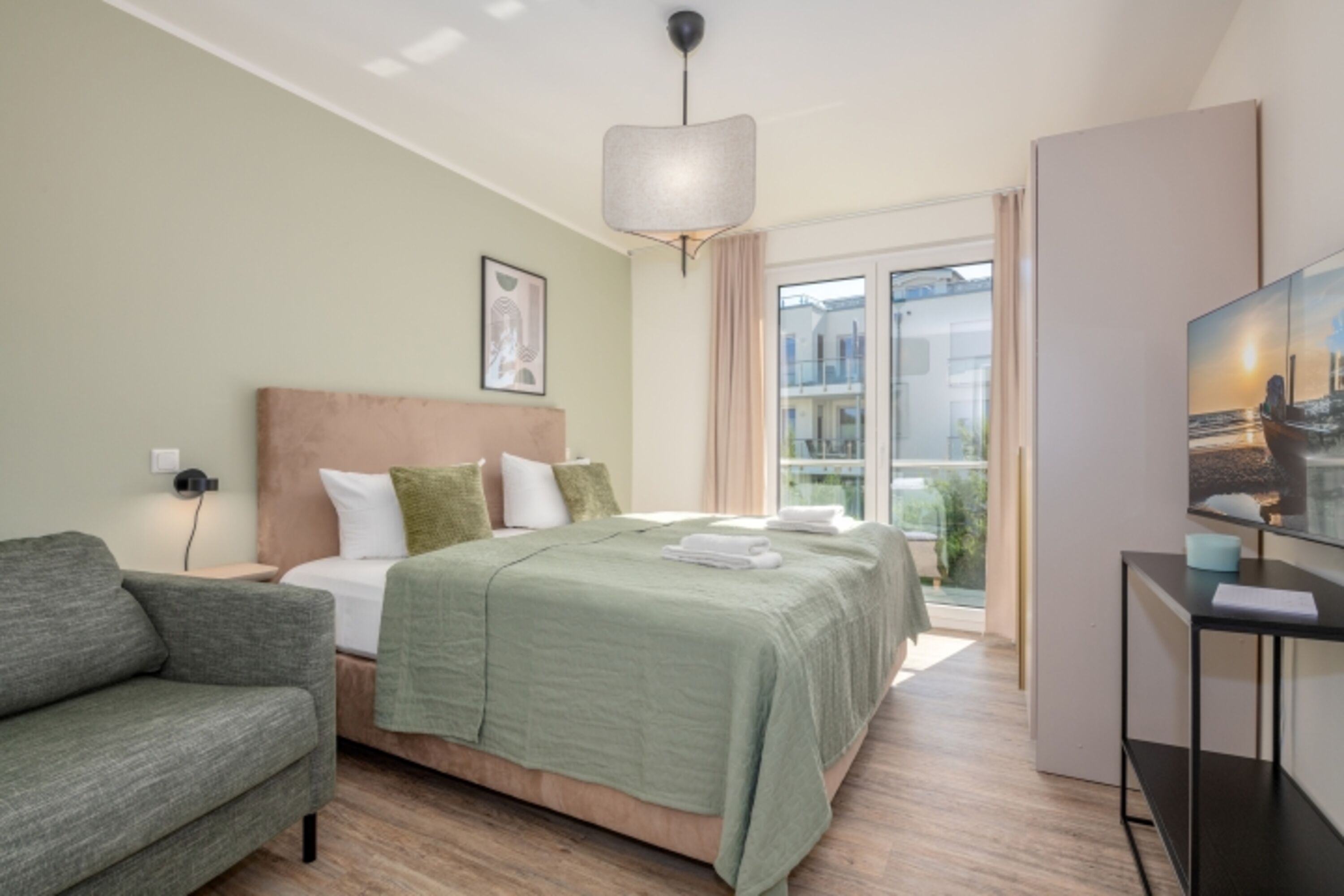 Schlafzimmer 1