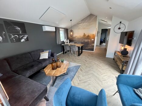 modern und gemütlich eingerichtet