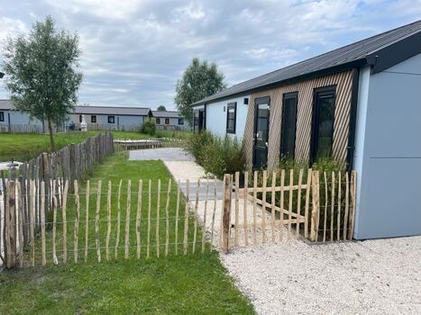 seit Kurzem komplett eingezäunt