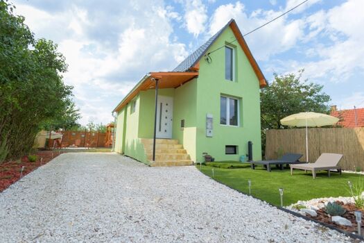 Willkommen in Ihrer grünen Oase – gemütlich, privat und ganz für Sie allein.