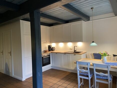 Küche mit Essbereich