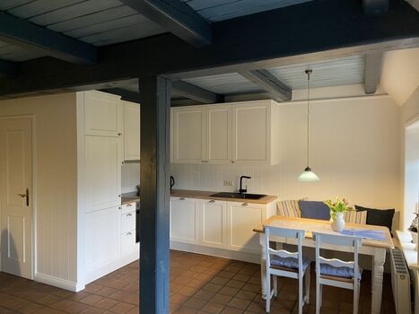 Küche mit Essbereich