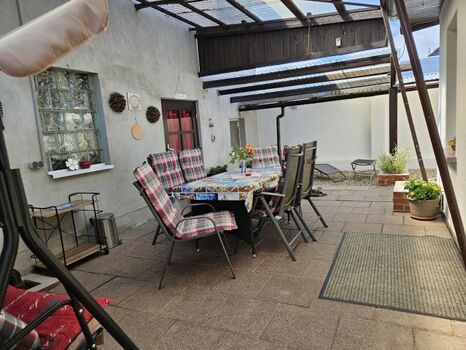 überdachte Terrasse