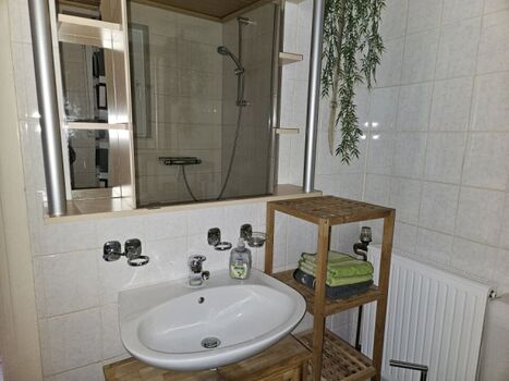 Badezimmer im Erdgeschoss