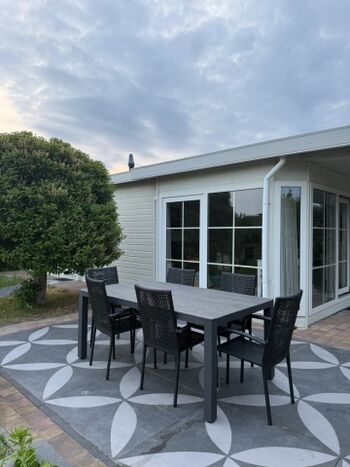 Terasse mit Esstisch