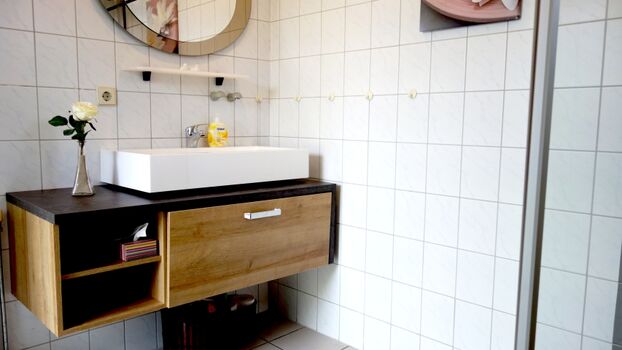 Bad mit WC und Dusche