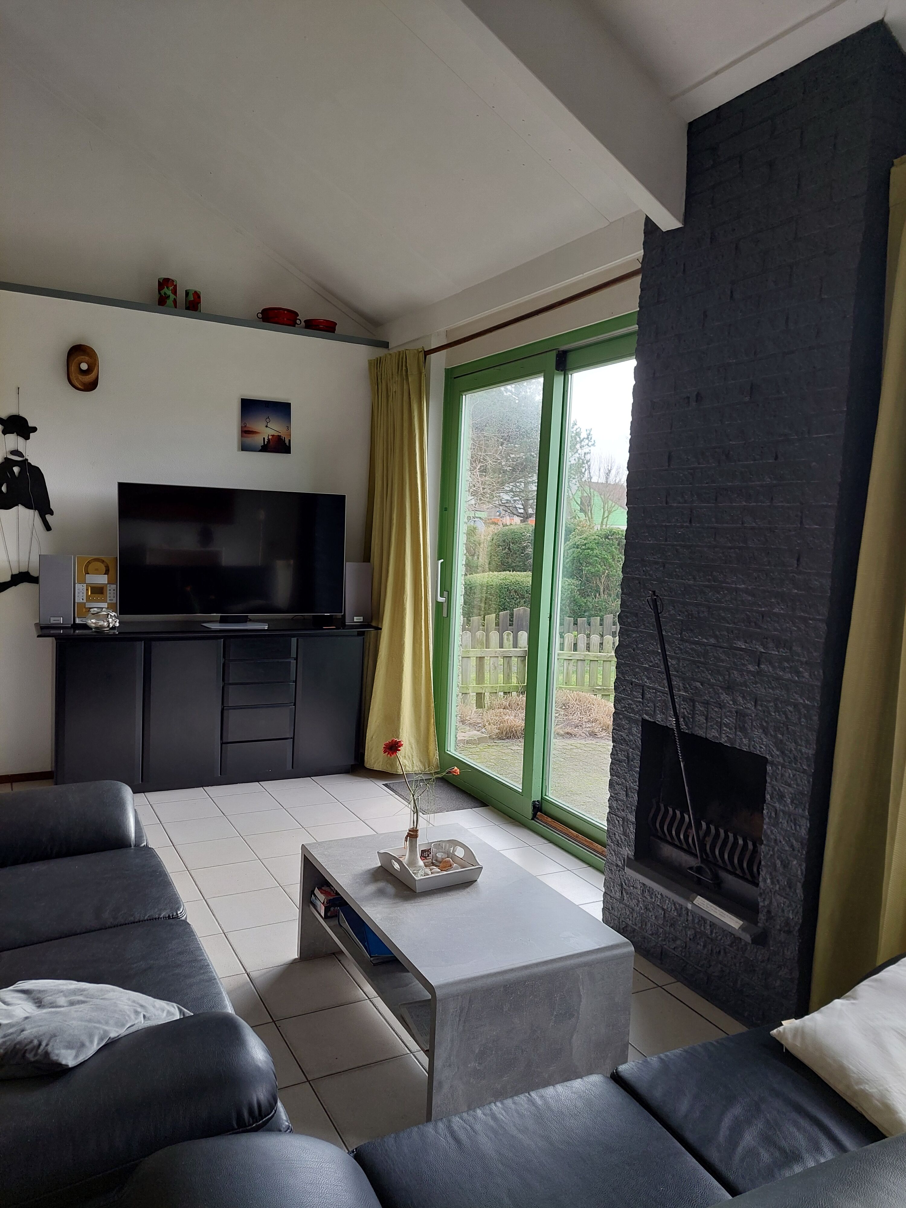 Sitzecke mit offener Decke, Smart-TV (Durchmesser 1,40m)