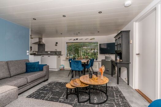 Das gemütliche, eingerichtete Wohnzimmer