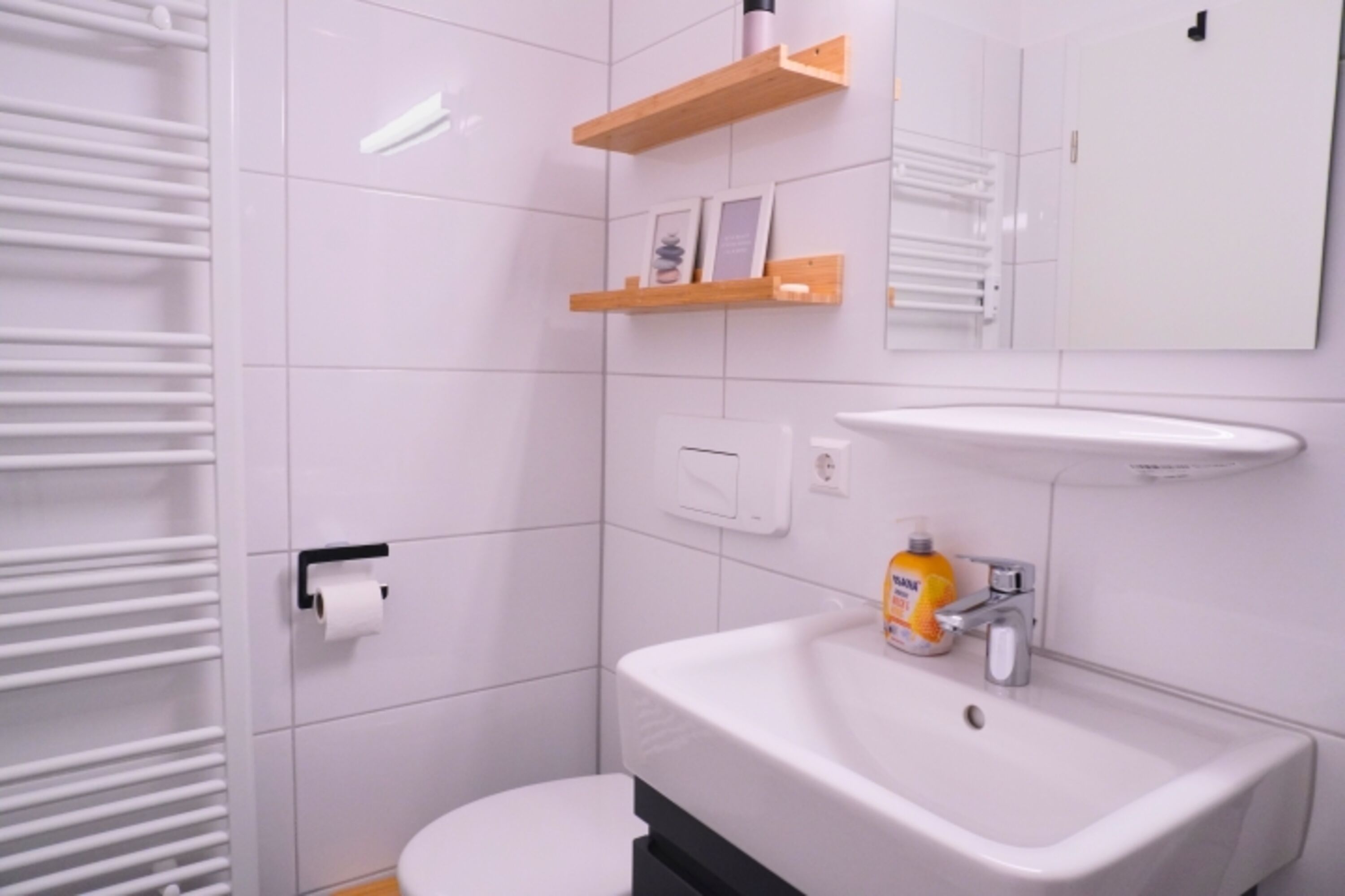 Erstes Badezimmer